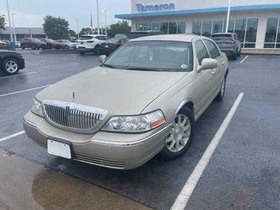 LINCOLN TOWN CAR 2009 2LNHM82V89X636500 image